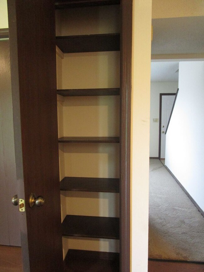 Building Photo - Remarkable Two Bedroom Town-Home with Fenced Yard - Available August 14th!!!