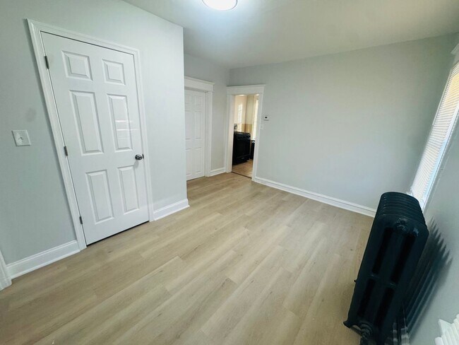 Building Photo - Rehabbed 3bd/1.5bth House with Backyard!! SECTION 8 ONLY!!