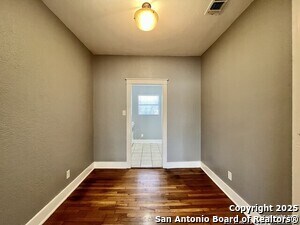 Building Photo - 1535 W Woodlawn Ave