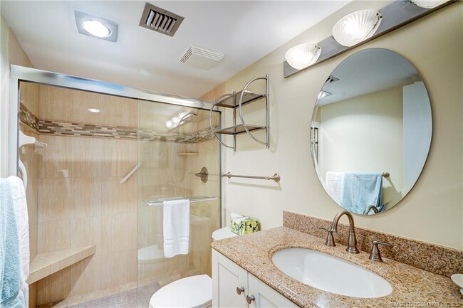 Building Photo - 5532 NE Gulfstream Way