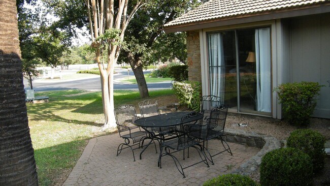 Building Photo - 100 Bay Point Dr