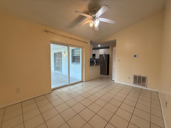 Building Photo - 4712 Dandelion Dr