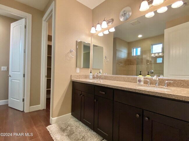 Building Photo - 1553 Range View Cir