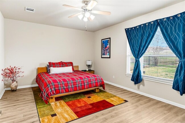 Building Photo - 14504 Broadwinged Hawk Dr