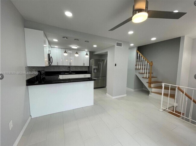 Building Photo - 3865 W 9th Ave