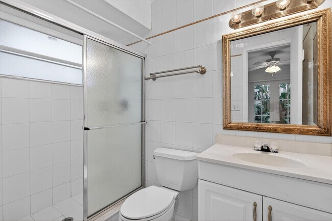 Building Photo - 536 SE 20th Ave