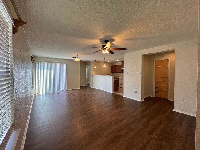 Building Photo - BEAUTIFUL SINGLE STORY HOME  |  CLOSE TO HWY 90 & 1604 | SHOPPING & RESTAURANTS