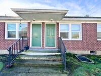 Building Photo - 1 Bedroom 1 Bath Close to N. Mississippi and Alberta.