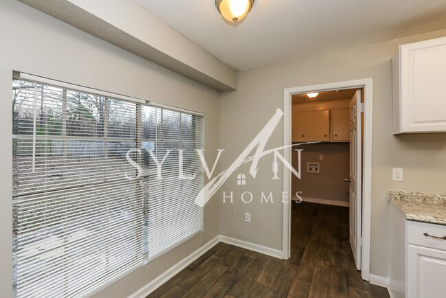 Building Photo - This 4 bedroom, 2 bathroom home is exactly...