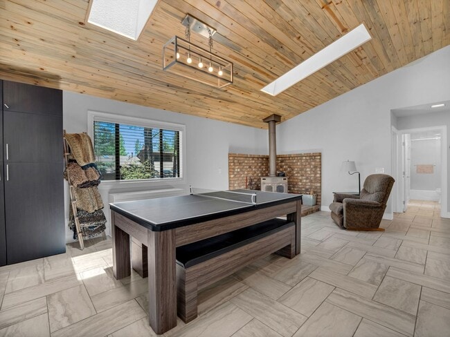 Building Photo - Gorgeous Furnished Country Club Rental
