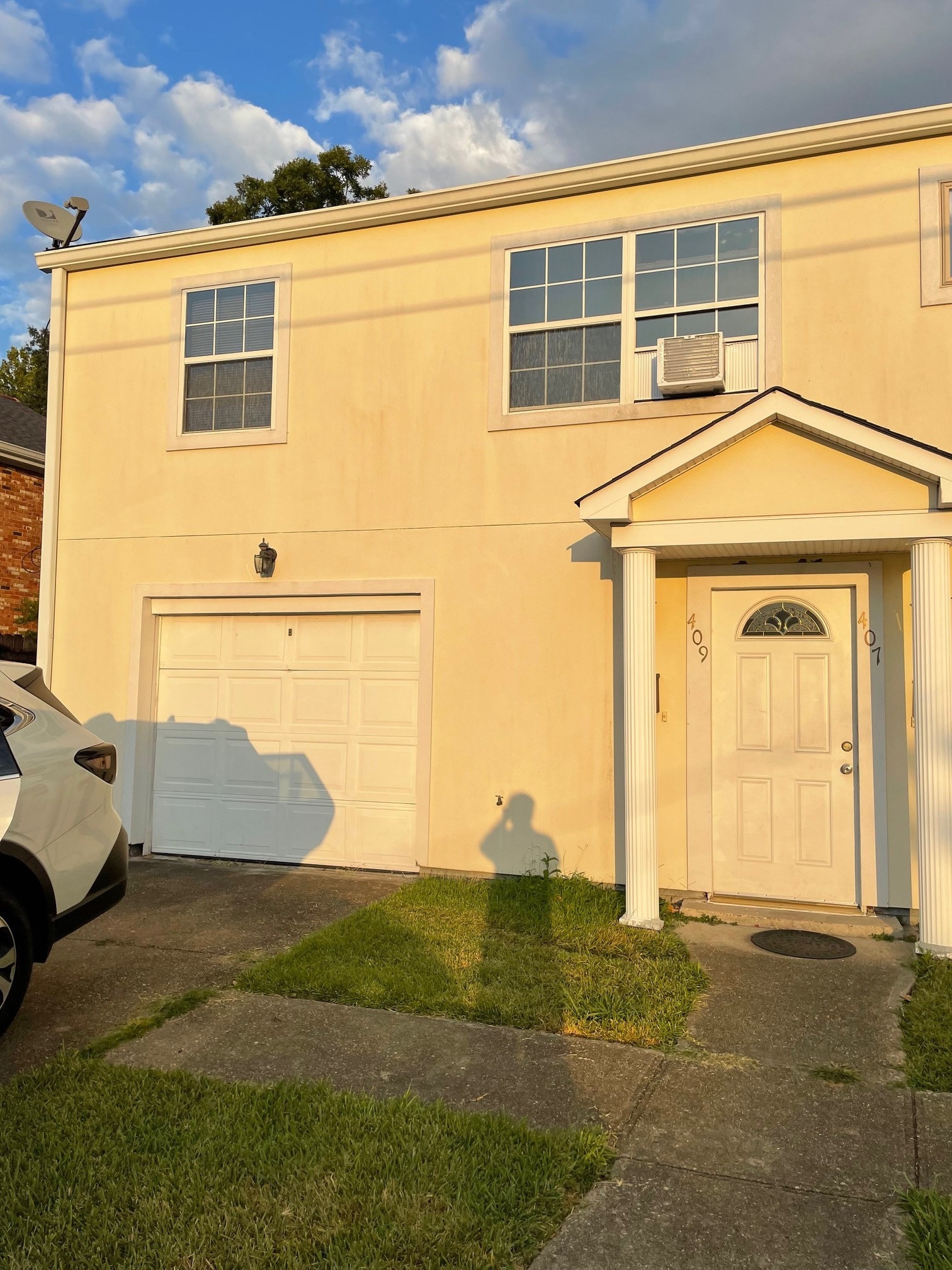 Building Photo - 409 Helios Ave