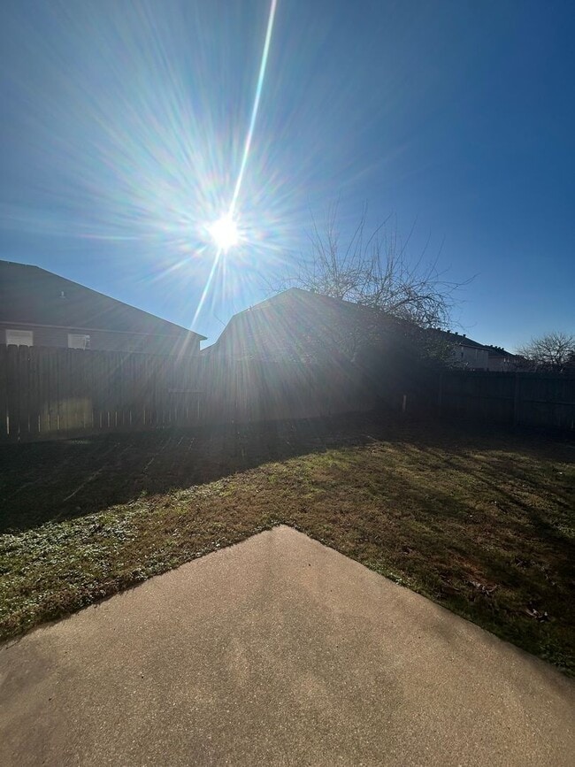 Building Photo - 3005 SW Amberwood Ave