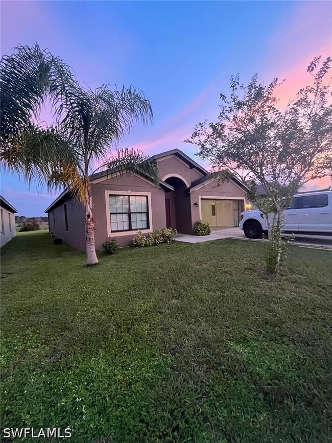 Building Photo - 742 Center Lake St