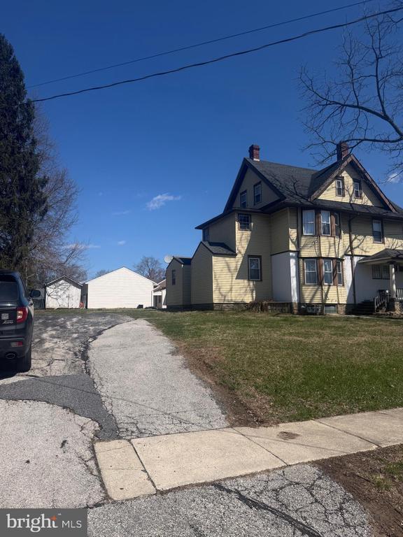 Building Photo - 48 N Sproul Rd