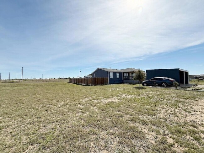 Building Photo - 2709 Co Rd 463