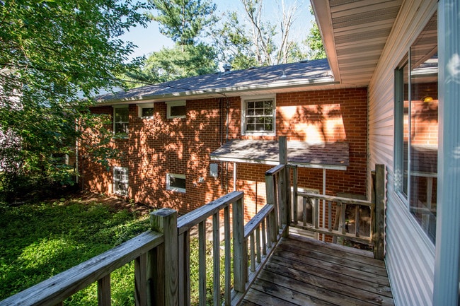 Building Photo - 510 Laurel Dr