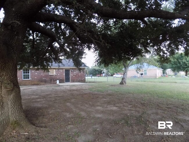 Building Photo - 23266 Wilson Dr