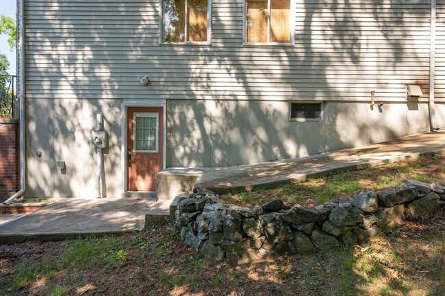 Building Photo - 12 Parkway Dr