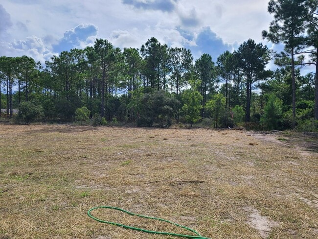 Building Photo - Beautiful 3 bedroom, 2.5 bath townhome - H...