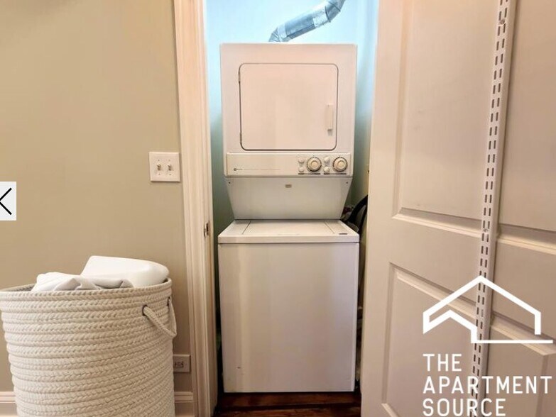 Building Photo - 750 W Addison St