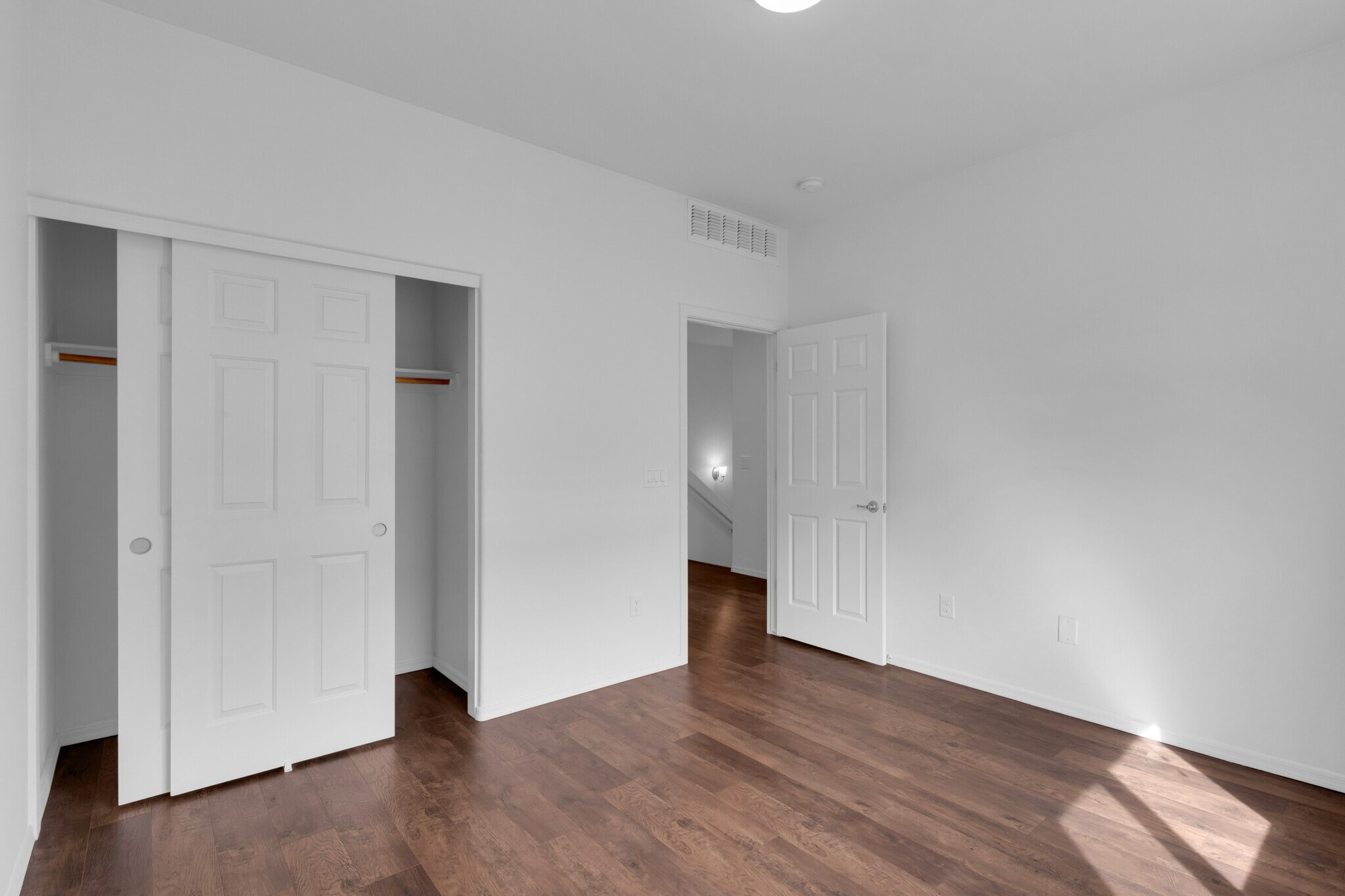 Building Photo - 4154 N Thurston Ln