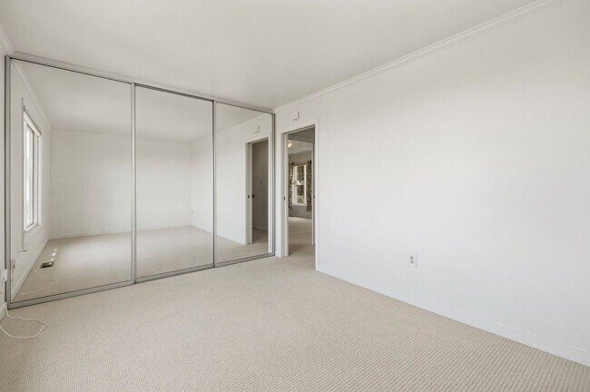 Building Photo - 45 Graystone Terrace