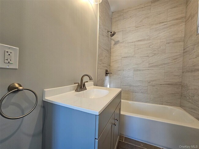 Building Photo - 139 W Main St