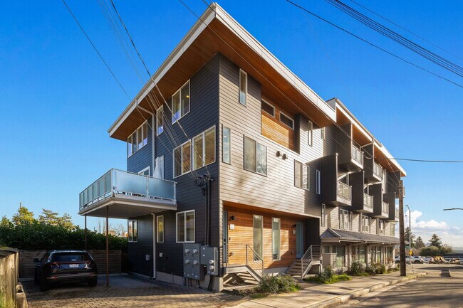 Building Photo - 4510 1st Ave NE