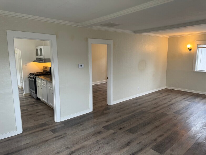 Building Photo - 4056 Santa Rita St