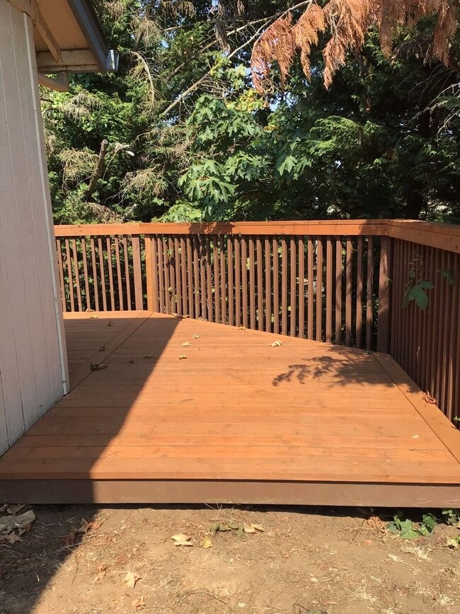 Building Photo - 3BD Home in Rose Village Neighborhood - Cl...