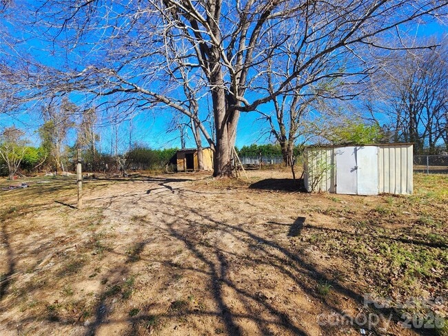 Building Photo - 2414 Idlewood Dr