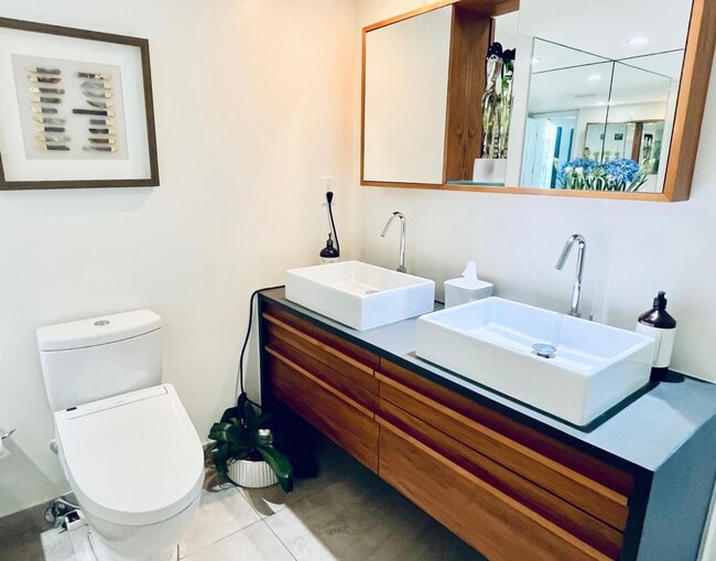 Building Photo - 5510 N Ocean Dr