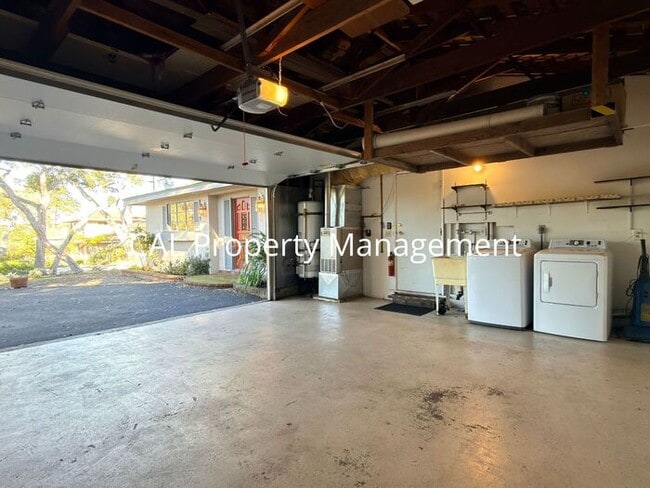 Building Photo - Beautiful 3-Bedroom Pebble Beach Home!