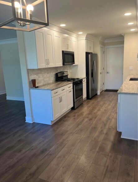 Building Photo - 464 Village Creek Dr