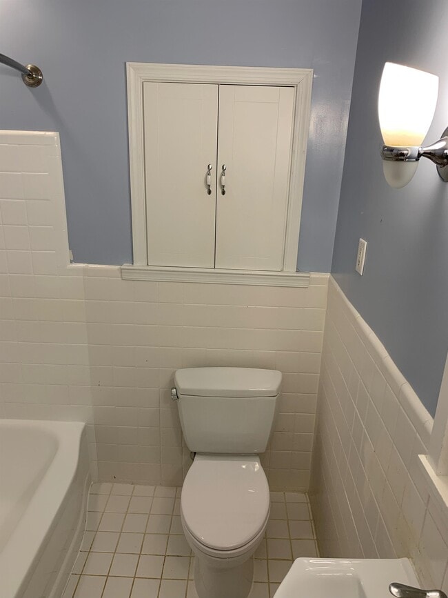Building Photo - 9511 Singleton Dr