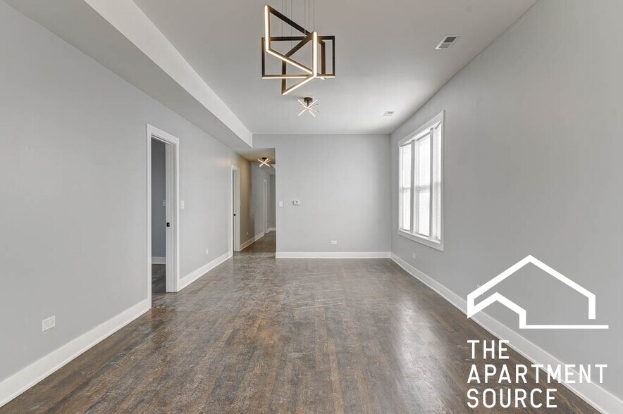 Building Photo - 2935 N Lawndale Ave