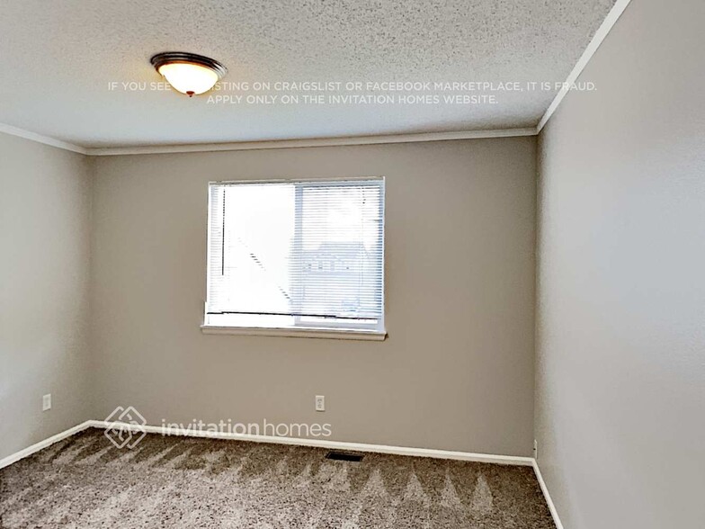 Building Photo - 5674 S Yakima St