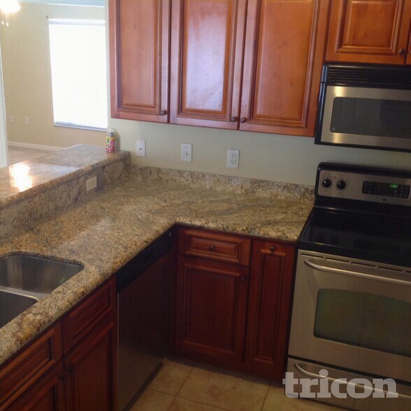 Building Photo - 10330 Summerview Cir