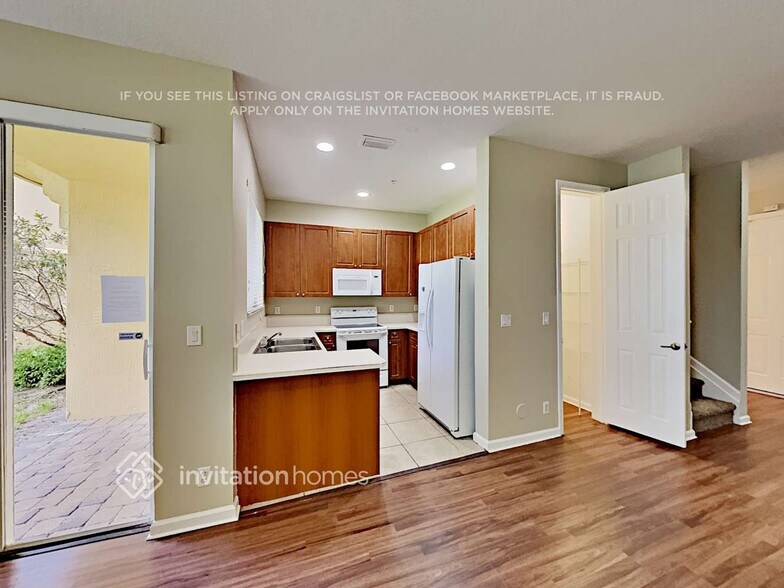Building Photo - 4401 Coventry Pointe Way