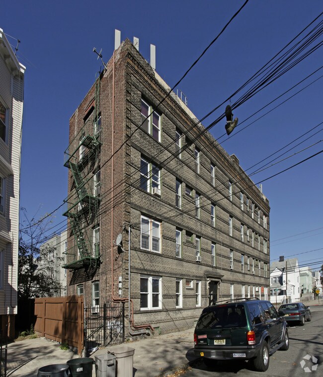 Building Photo - 171 Delaware Ave
