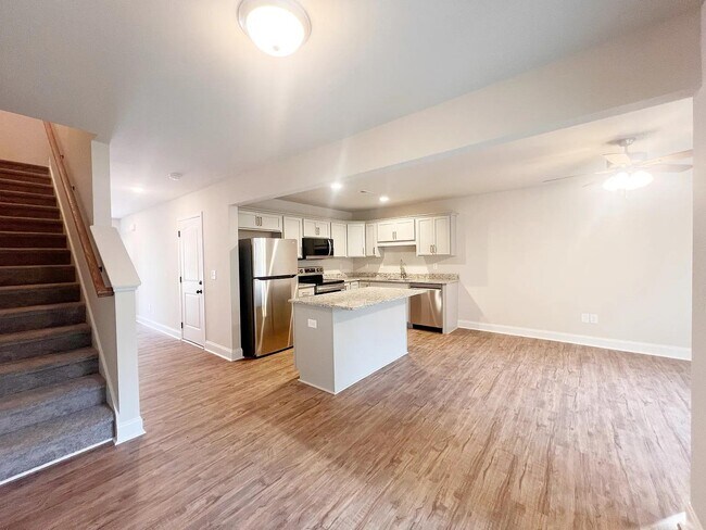 Building Photo - 106 Keel Ln
