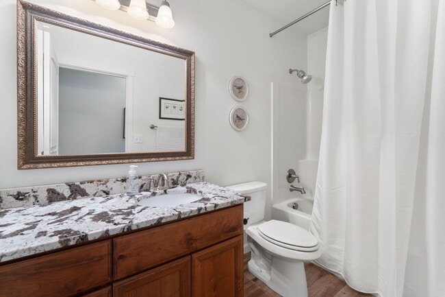 Building Photo - 3 Bedroom, 2 Bath Home