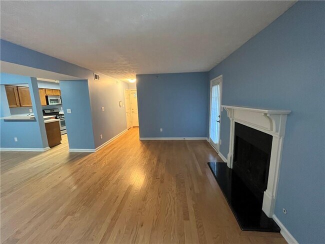 Building Photo - 4161 Riverlook Pkwy SE