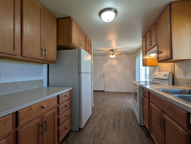 Building Photo - Great 3-Bed/1-Bath Home In Santa Clara Area!