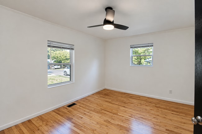 Building Photo - 118 Stone Dr