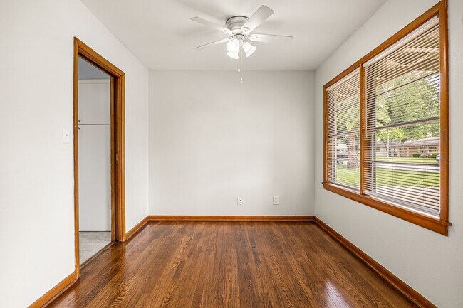 Building Photo - 2019 Woodvine Dr