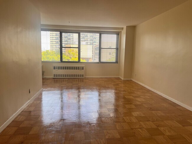 Building Photo - 10 Huron Ave