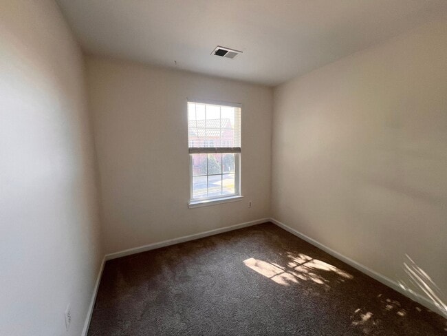 Building Photo - 357 Rolkin Rd