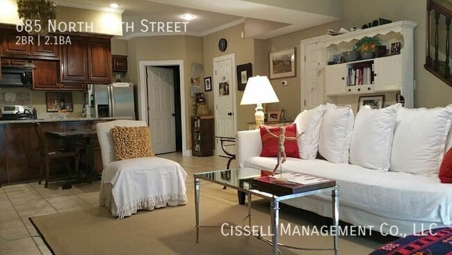 Building Photo - 685 N 14th St