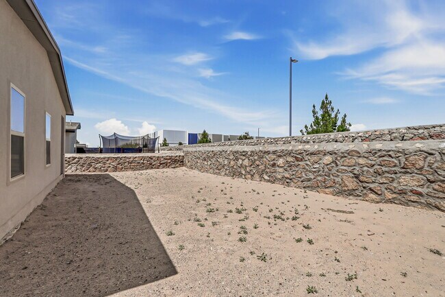 Building Photo - 125 Via Rojas
